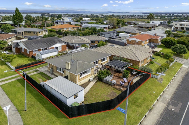 302 Otumoetai Road, Otumoetai, Tauranga - Carousel 21