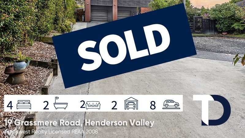 19 Grassmere Road, Henderson Valley, Auckland - Carousel 1