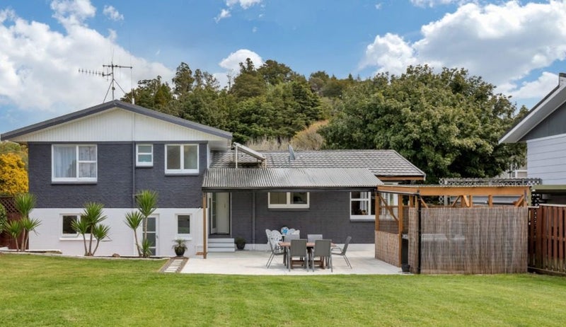 18 Parkland Crescent, Kamo, Whangarei - Carousel 1