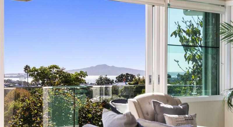 3/69 Bassett Road, Remuera, Auckland - Carousel 1