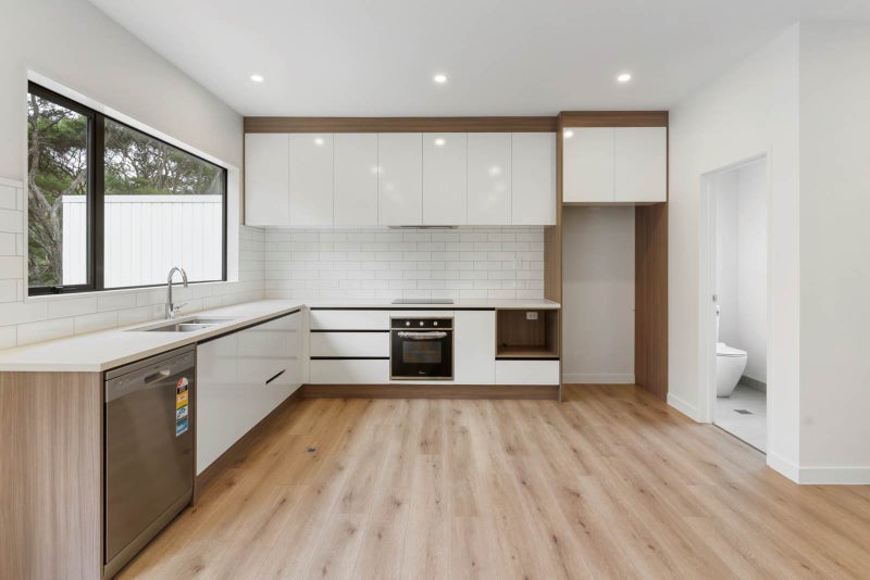 2/22 Spinella Drive, Bayview, Auckland - Carousel 1