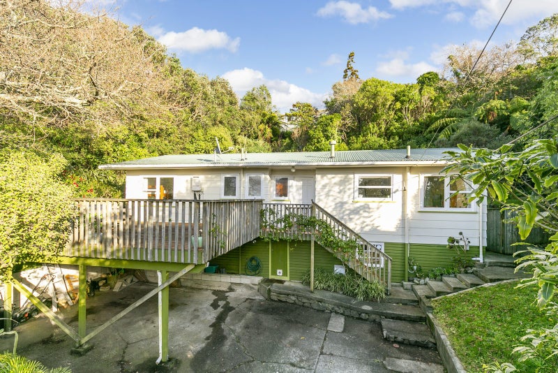 21 Alwyn Place, Newlands, Wellington - Carousel 2