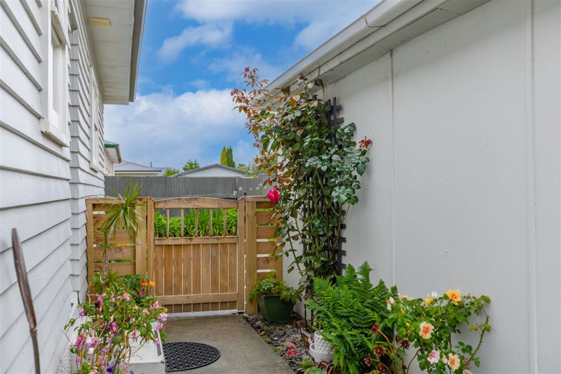 1/18 Menin Road, Onekawa, Napier - Carousel 18