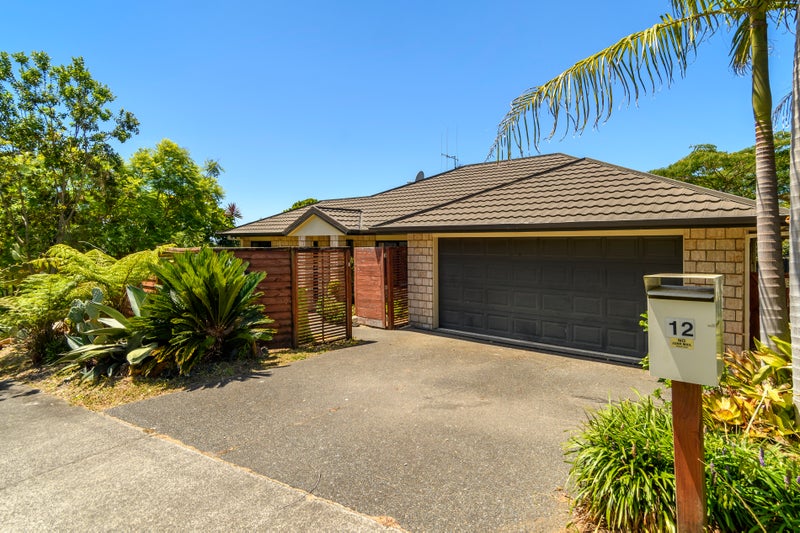 12 Bateleur Close, Welcome Bay, Tauranga - Carousel 1