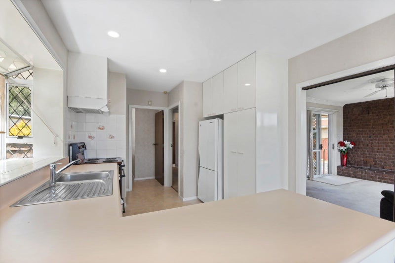 37 Frensham Crescent, Woolston, Christchurch - Carousel 2