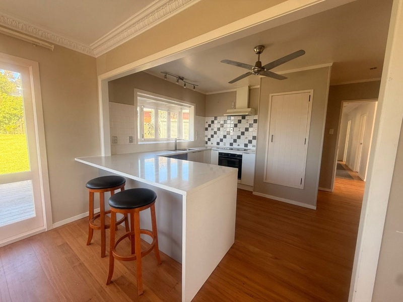 28 Velma Road, Hillcrest, Auckland - Carousel 2