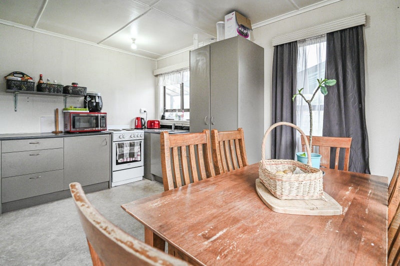 703 Anson Street, Mayfair, Hastings - Carousel 2