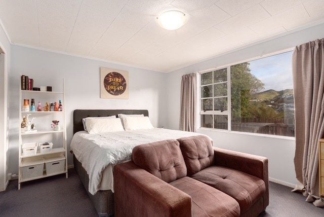 7 Tralee Place, Johnsonville, Wellington - Carousel 2