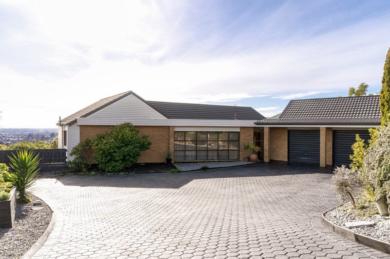 2 Thirlmere Lane, Westmorland, Christchurch - Carousel 1