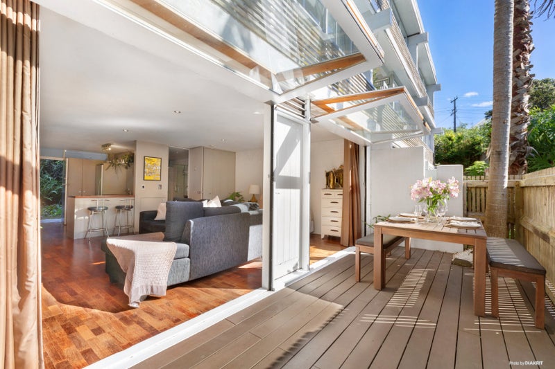 25/73 Princes Street, Northcote Point, Auckland - Carousel 1