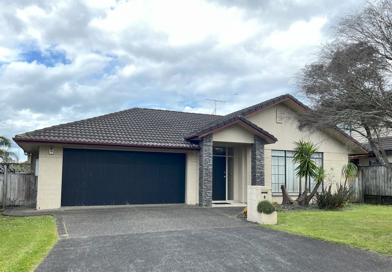 8 Glanmire Place, Flat Bush, Auckland - Carousel 1