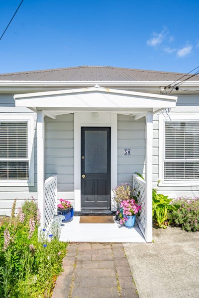 1/50 Beach Street, Petone, Lower Hutt - Carousel 2
