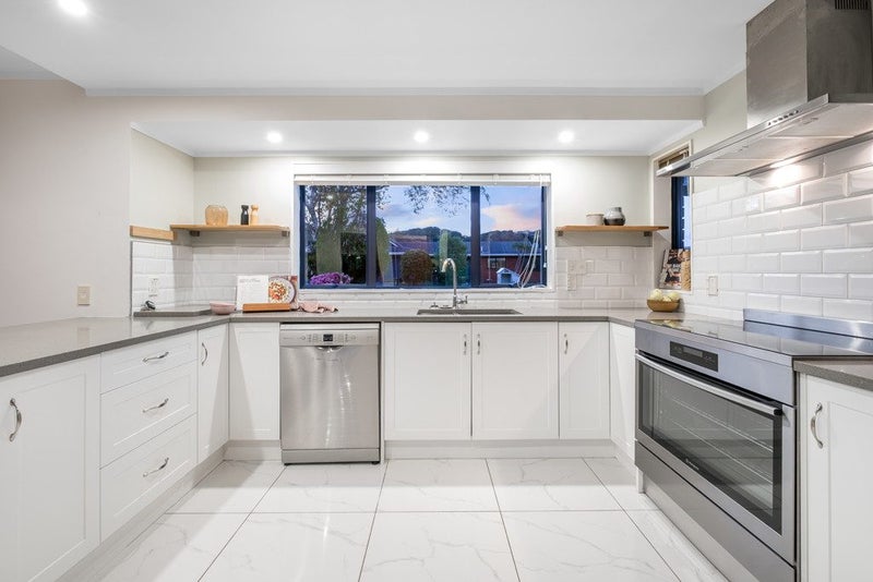 34 Shackle Lane, Whitby, Porirua - Carousel 2