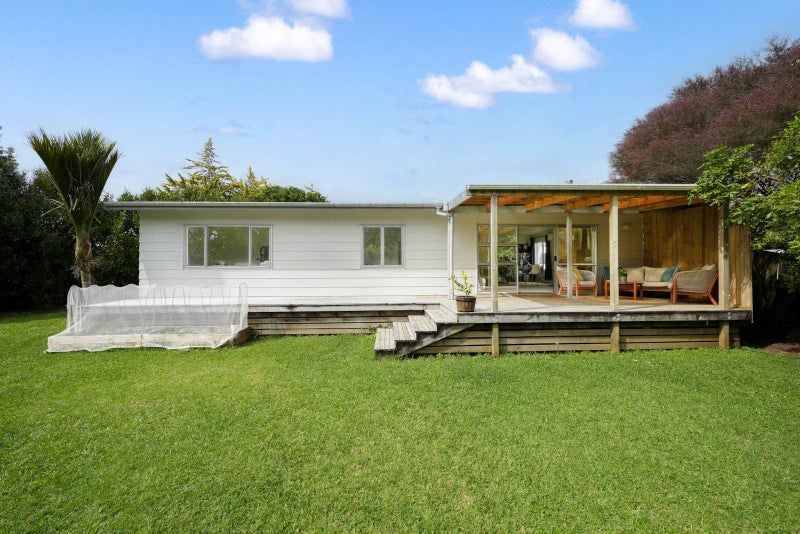 20 Taranui Place, Henderson, Auckland - Carousel 1