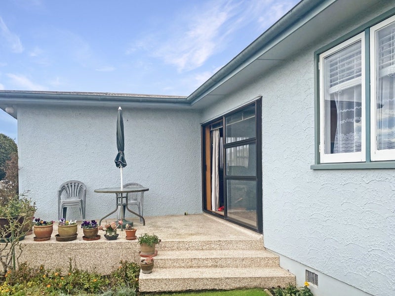 1209 Norfolk Crescent, Mayfair, Hastings - Carousel 2