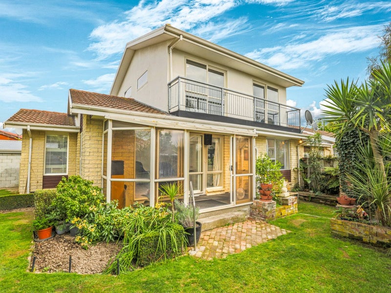 2/11 Pinedale Lane, Linwood, Christchurch - Carousel 1