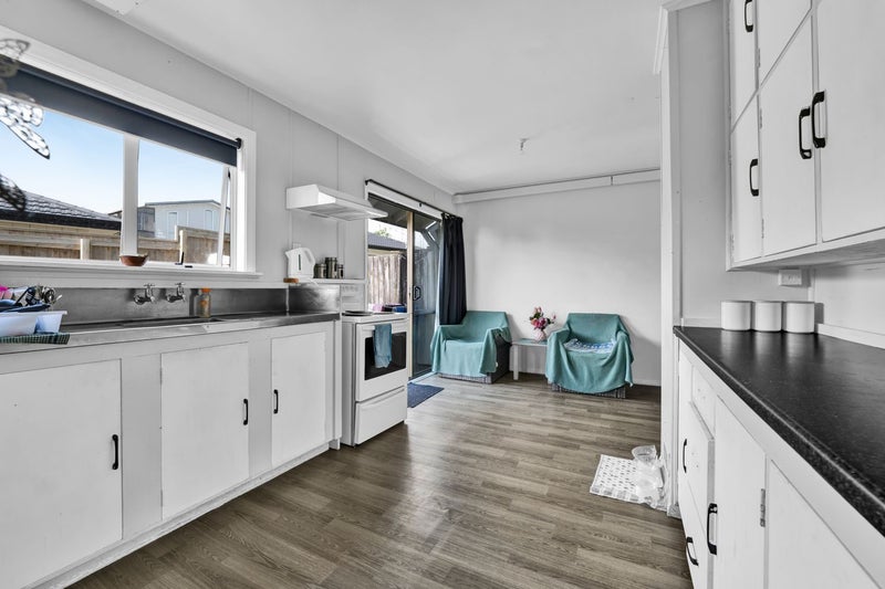 22 Cook Street, Marfell, New Plymouth - Carousel 2