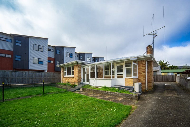 160A Old Farm Road, Hamilton East, Hamilton - Carousel 1