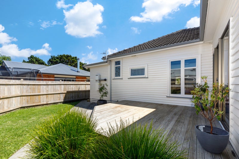 67 Golders Road, Elderslea, Upper Hutt - Carousel 17