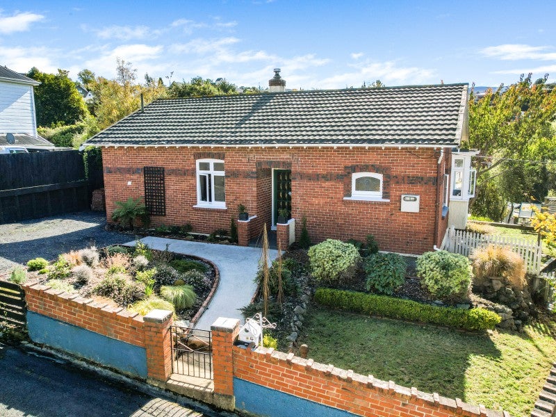 4 Springhill Road, Mornington, Dunedin - Carousel 2