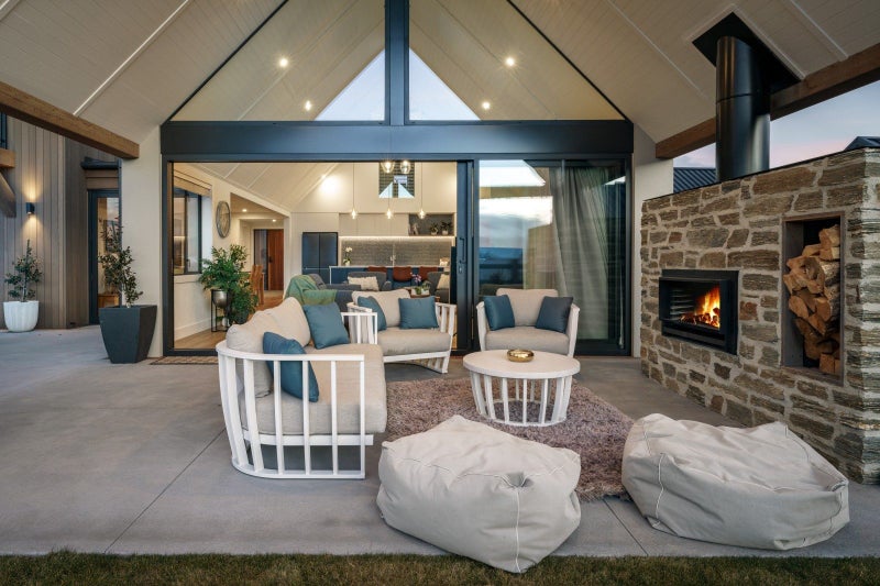 3 Marjon Drive, WANAKA - Carousel 2