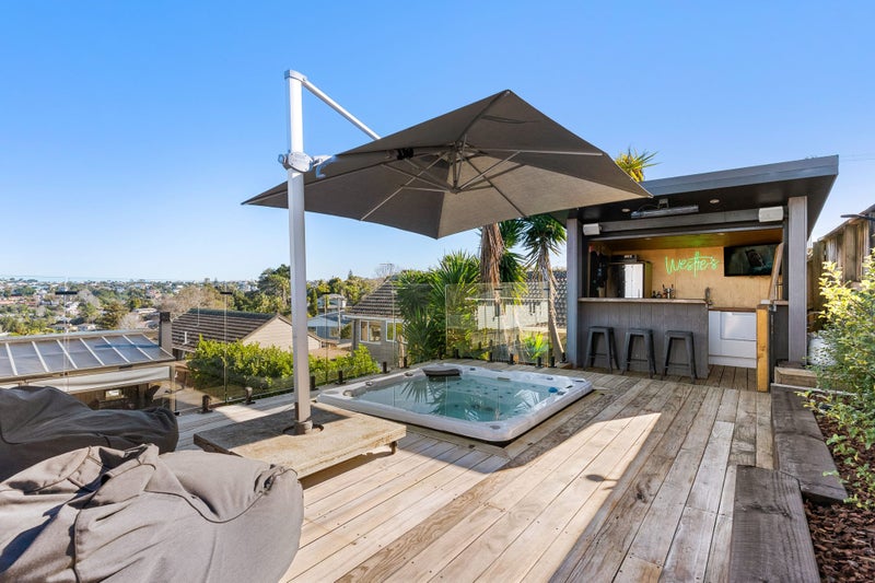 48 Carlisle Road, Browns Bay, Auckland - Carousel 1