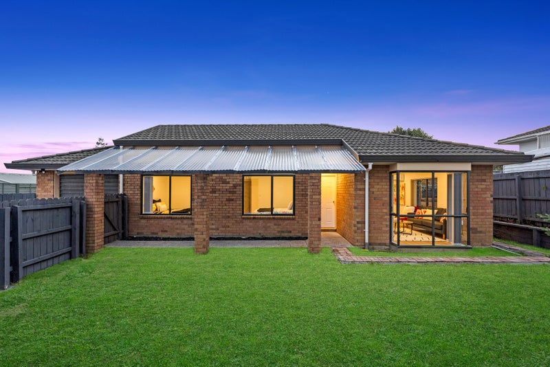 1/23 Bernina Place, Weymouth, Auckland - Carousel 1