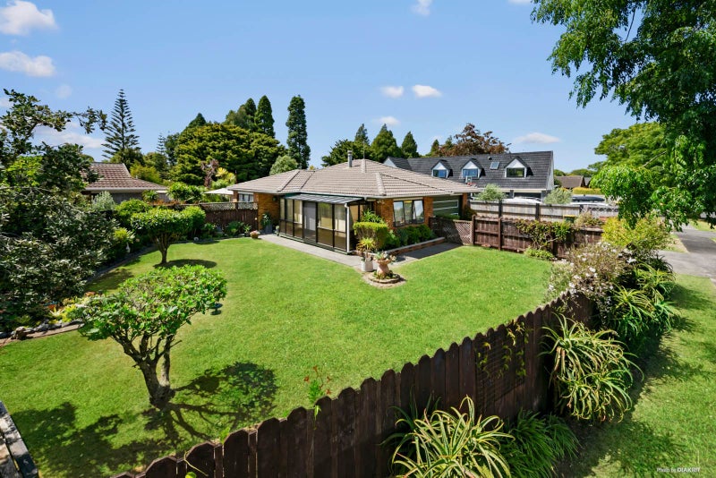 9 Ross Martin Court, Conifer Grove, Takanini - Carousel 1