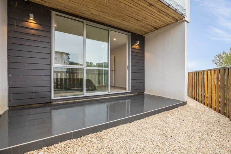 4/10 Vinifera Place, Fairview Heights, Auckland - Carousel 16