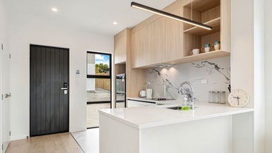 7/25 Abbotleigh Avenue, Te Atatu Peninsula, Auckland - Carousel 1