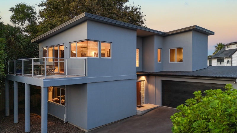 20B Grand Vue Road, Kawaha Point, Rotorua - Carousel 1