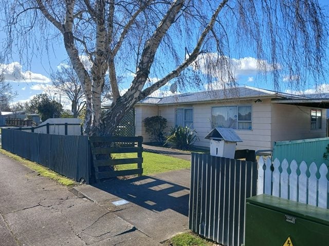 1 Chatsworth Place, Highbury, Palmerston North - Carousel 10