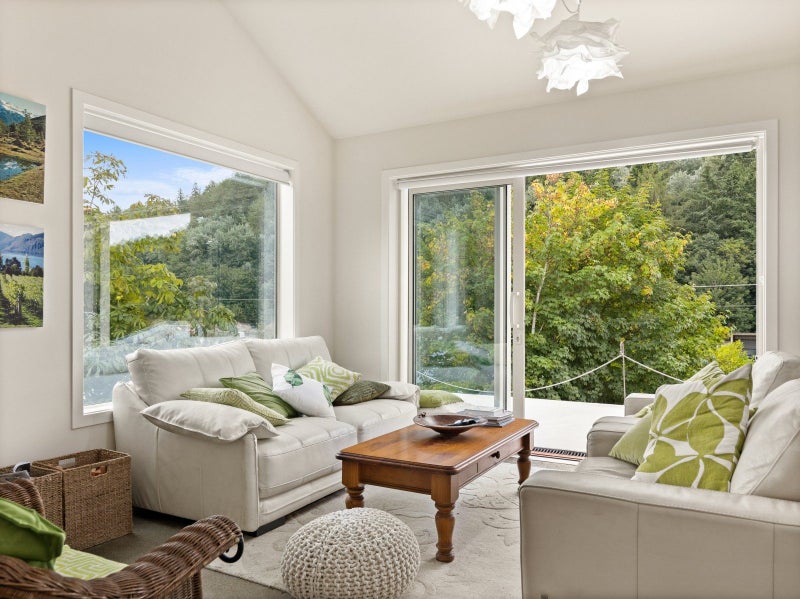 26 Irvine Street, Lawrence, Lawrence - Carousel 1