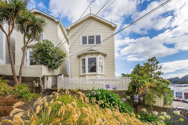 30 Drummond Street, Mount Cook, Wellington - Carousel 1