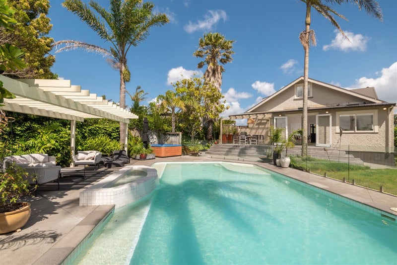 2 Bayview Road, Hauraki, Auckland - Carousel 2