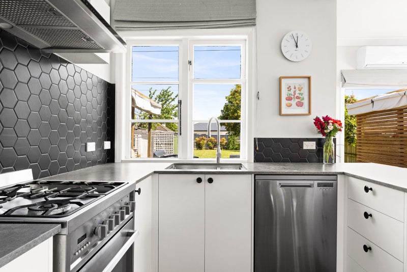 5 Barker Road, Marewa, Napier - Carousel 2