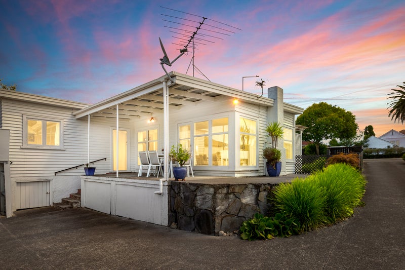 191 Te Atatu Road, Te Atatu South, Auckland - Carousel 2