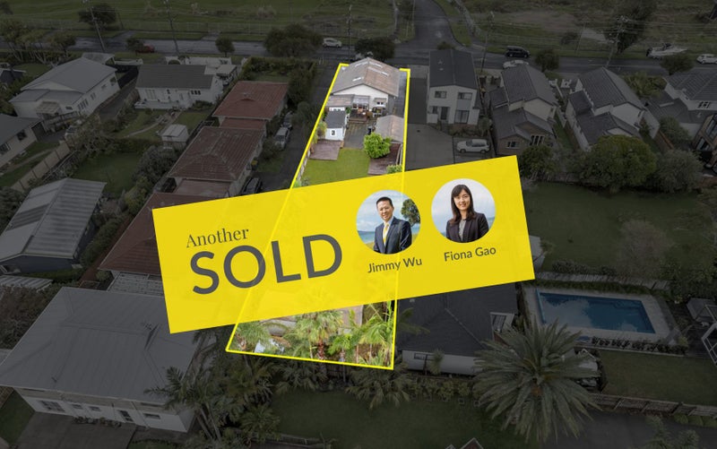 84 Eversleigh Road, Belmont, Auckland - Carousel 1