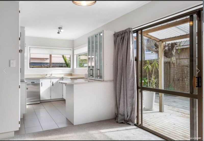 2/72 Onewa Road, Northcote Point, Auckland - Carousel 2