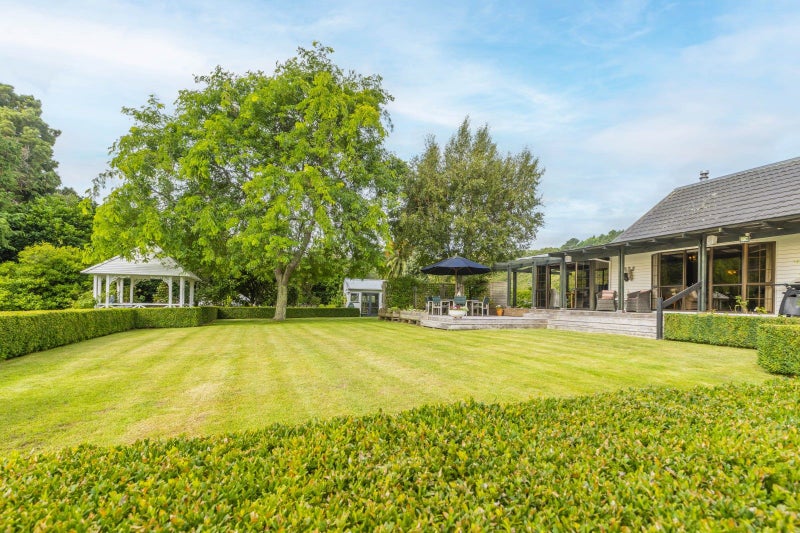 114 Main Road South, Raumati Beach, Paraparaumu - Carousel 1