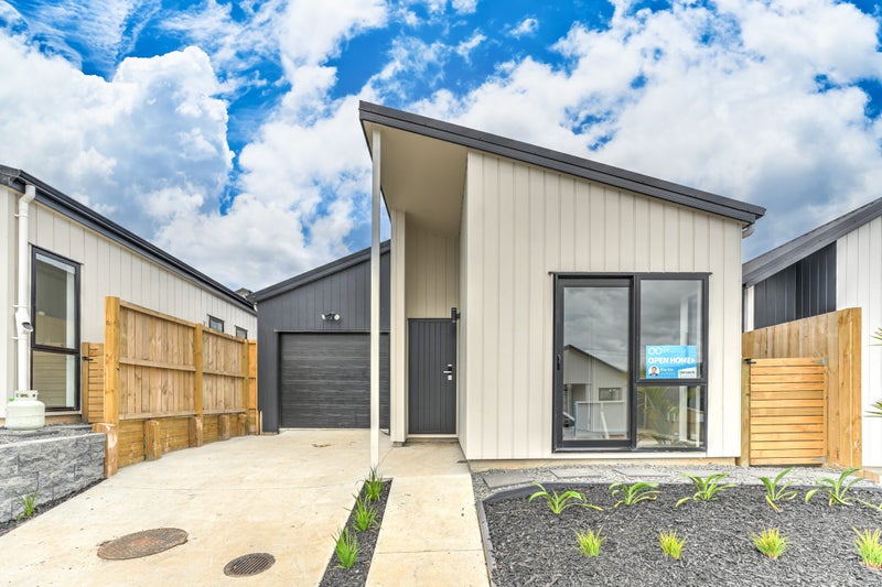 13 Horokaka Street, Massey, Auckland - Carousel 1