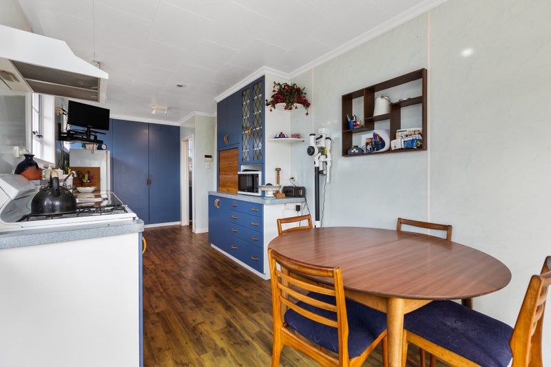 11 Karaka Street, Merrilands, New Plymouth - Carousel 2