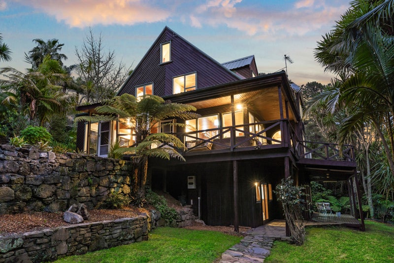 38 Coroglen Avenue, Birkenhead, Auckland - Carousel 1