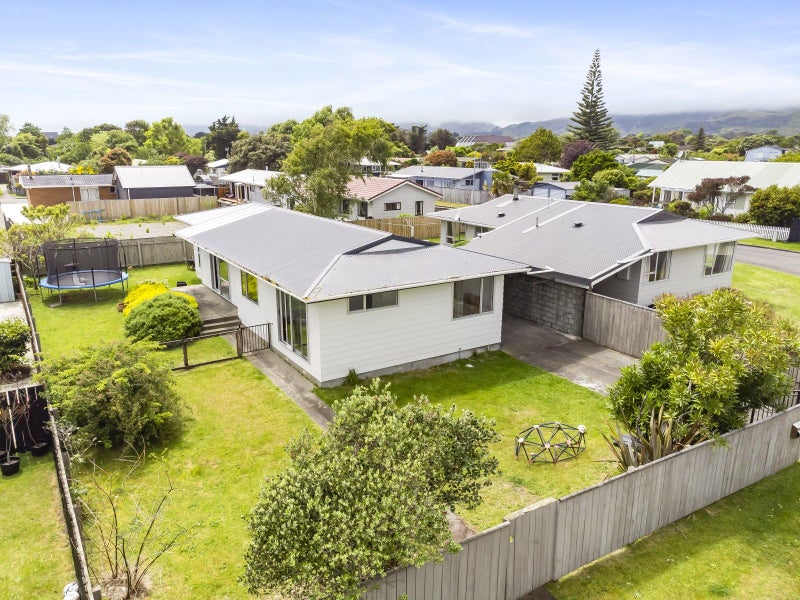 6B Sharda Grove, Paraparaumu Beach, Paraparaumu - Carousel 1
