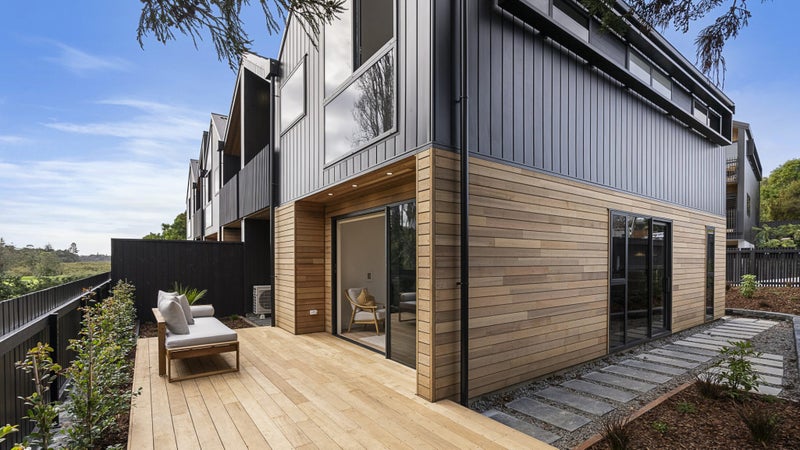 1/51 Taipari Road, Te Atatu Peninsula, Auckland - Carousel 1