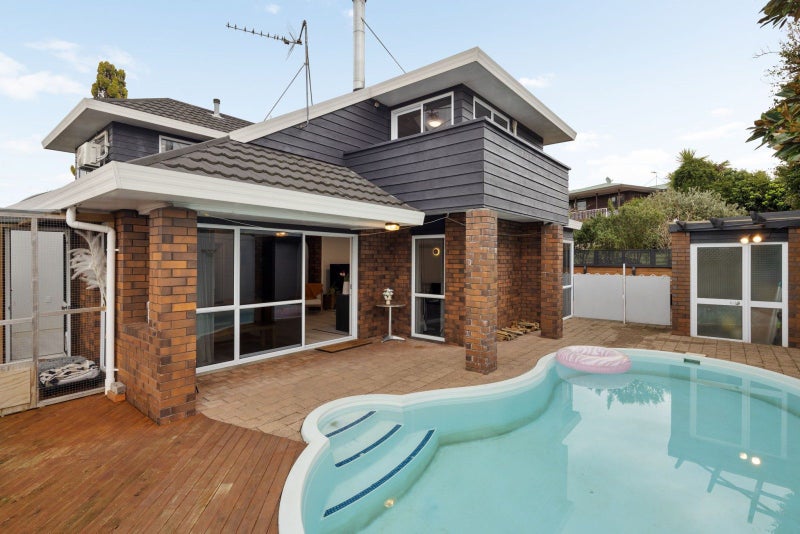 8 Burn-Murdoch Street, St Andrews, Hamilton - Carousel 1