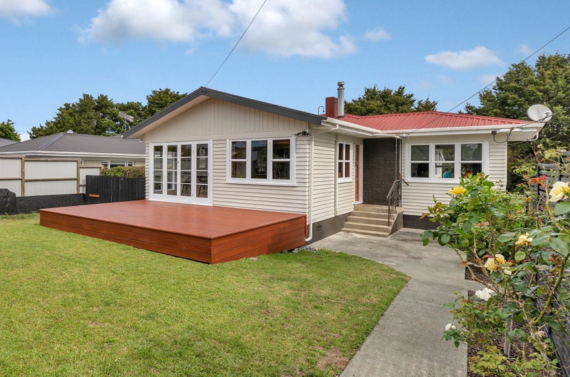 21 George Point Road, Onerahi, Whangarei - Carousel 1