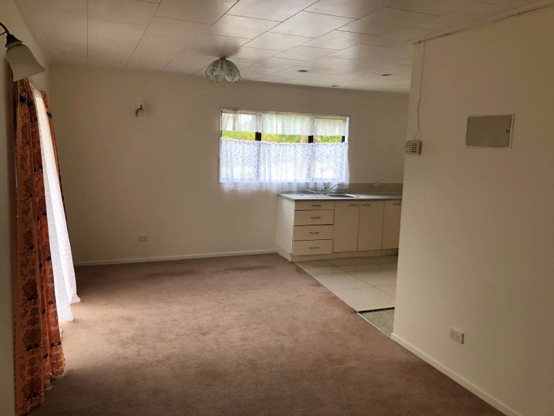 2/2 Prangley Avenue, Mangere, Auckland - Carousel 2