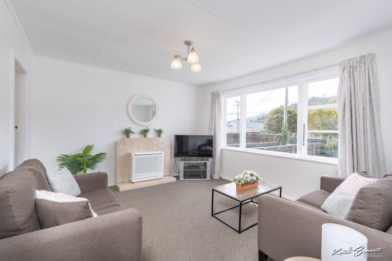 37 Hyde Street, Wainuiomata, Lower Hutt - Carousel 2
