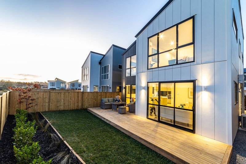 33 Houhora Street, Westgate, Auckland - Carousel 2